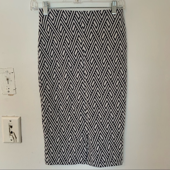 Zara geometric pencil skirt - Picture 3 of 4